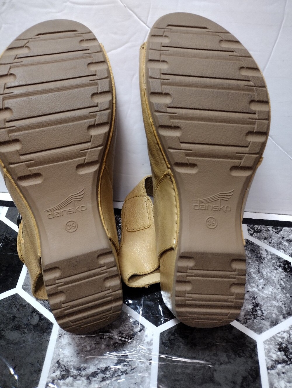 Dansko Women's Tan Peep-Toe Ankle Strap Wedge Sandals Leather Size 39 - Picture 9 of 13